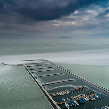 Апартаменты In 19297 *