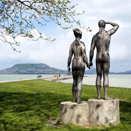 In 19297 Апартаменты Балатонмариафюрдё